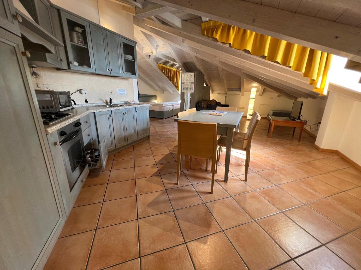 Studio Apartments Baia Azzurra 7 Torbole Sul Garda Eksteriør bilde